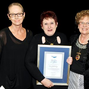  Vlnr is rdl Elzette Nell, Ena Geldenhuys (Vrou van die Jaar) en rdl Nicolette Botha-Guthrie